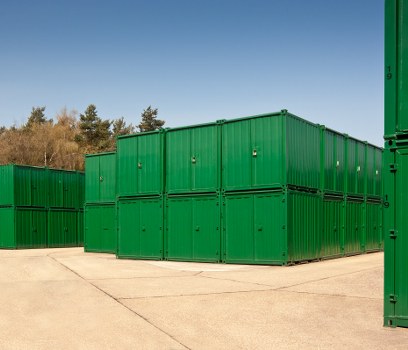 Lockable skip with enhanced security features